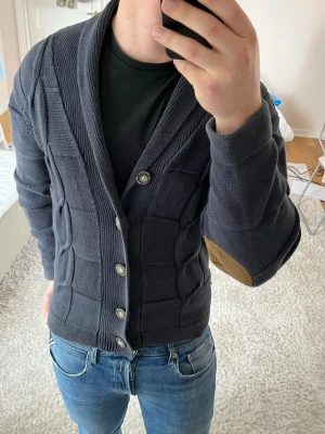 Stilren Caridgan  - Cardigan | Mycket bra skick | Size - M | Pris 349 | Hör av dig vid minsta fråga eller fundering📩