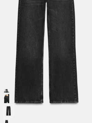  jeans  - Säljer ett par svarta wide leg jeans från Zara med låg midja och raka, vida ben. Jeansen har klassisk femficksmodell och är tillverkade i denim med lätt tvättad look. Perfekta för en avslappnad och trendig stil.