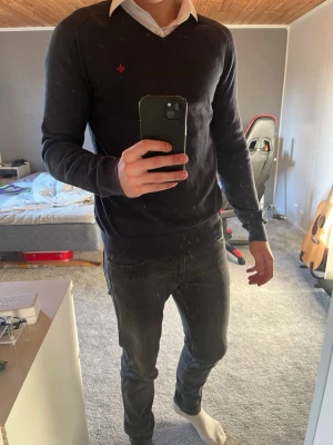 Morris tröja - Säljer en snygg och stilren tröja ifrån Morris i nyskick! Storlek Small. Hör av dig vid frågor, brukar svara snabbt!