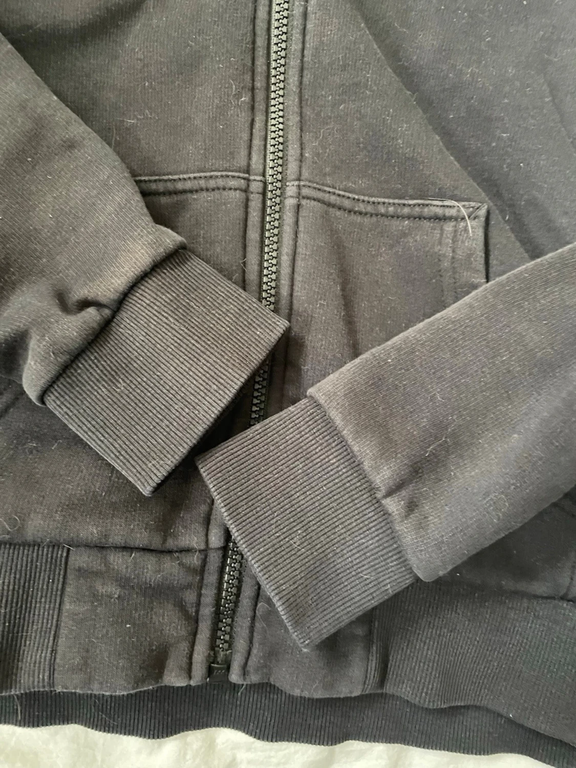 Svart hoodie från Peak Performance - 2