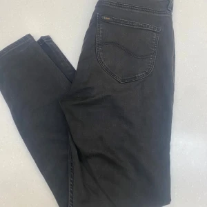 Lee jeans  - Lee jeans| skick:10/10| passar: ca 170-174. Helt oanvända 