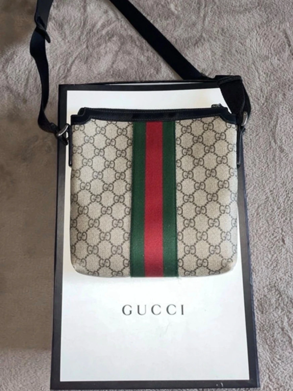 Gucci axelväska med GG-mönster - 1