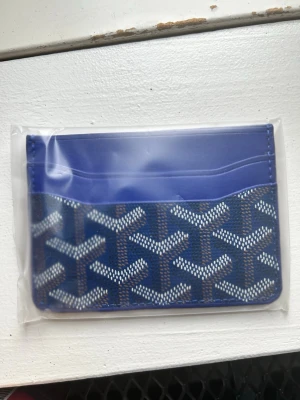 Korthållare - Blå GOY4RD - Fin korthållare i blå