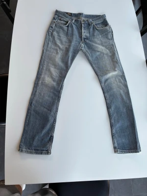 Lee Jeans premium quality - Lee jeans herr| pris:499kr| storlek: W32 L32| skick:8/10| hör av dig vid minsta lilla fundering eller fråga|