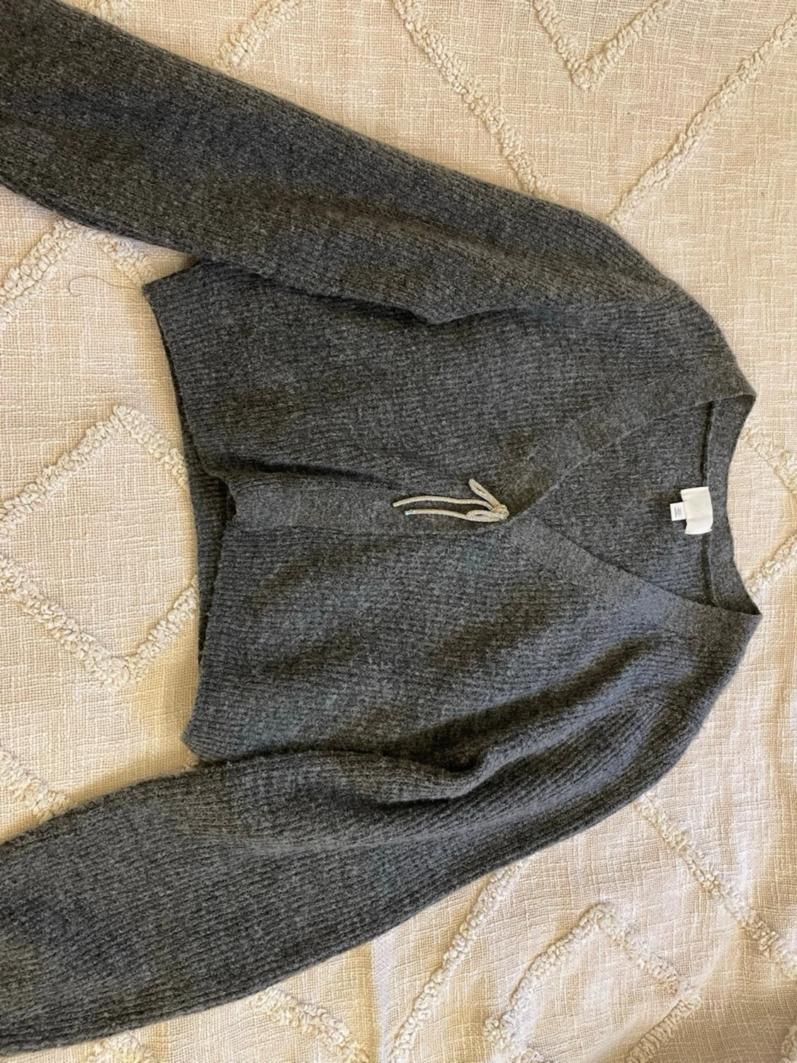 Grå stickad kofta  - 1