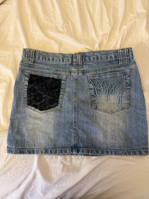 Lågmidjad jeanskjol - Strl S från MP JEANS