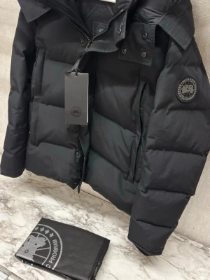 Canada Goose Wyndham M - Allt på bilden medföljer. Kom med bud gärna 