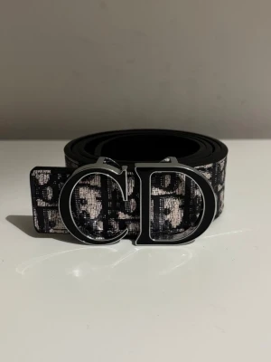 Dior bälte  - Helt ny, skickad inom kort tid!