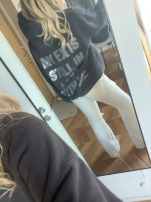 Cool hoodie - Hoodie i bra skick, storlek s🥰