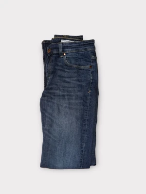 Tiger of Sweden – Skinny Indigo – W30 L32 - Mörkblå skinny jeans från Tiger of Sweden. Låg midja och stretchig denim för perfekt passform. En 'Minimalist Staple'.  