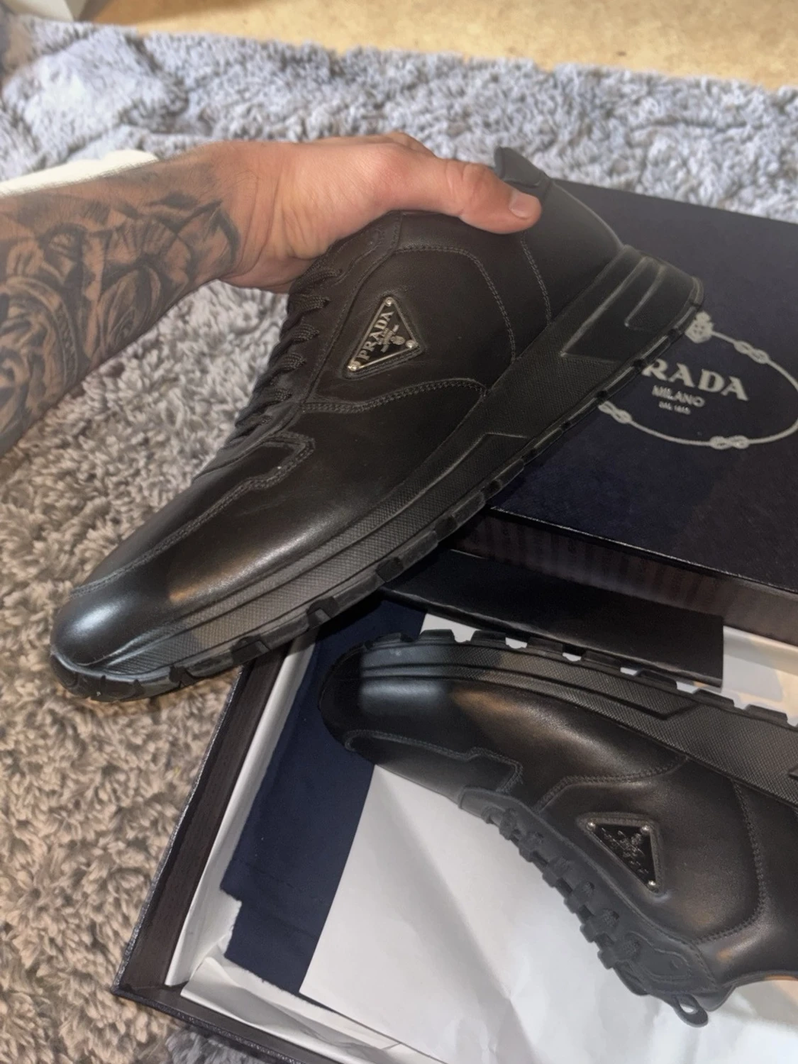 Svarta Prada sneakers - 1
