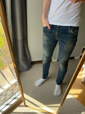 Nudie jeans - Tja! Säljer detta feta paret jeans från Nudie| Modell: Skinny lin| Mycket gott skick, kontakta mig vid minsta fråga!| //Nils