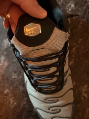 NIKE TN  - Nike tn skor köpta på emporia - dem är i nyskick original låda och kvitto hänger med. Stl 43 för män 
