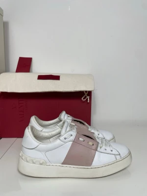 Valentino Open Skor  - Säljer nu dessa Valentino Open Skor, skriv för fler bilder/frågor🙌🏼