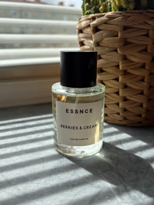 Essnce  - Essnce berries and cream. Endast testad 