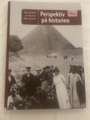 Perspektiv på historien Plus - Perspektiv på historien Plus är en kursbok i historia skriven av Hans Nyström, Lars Nyström och Örjan Nyström.