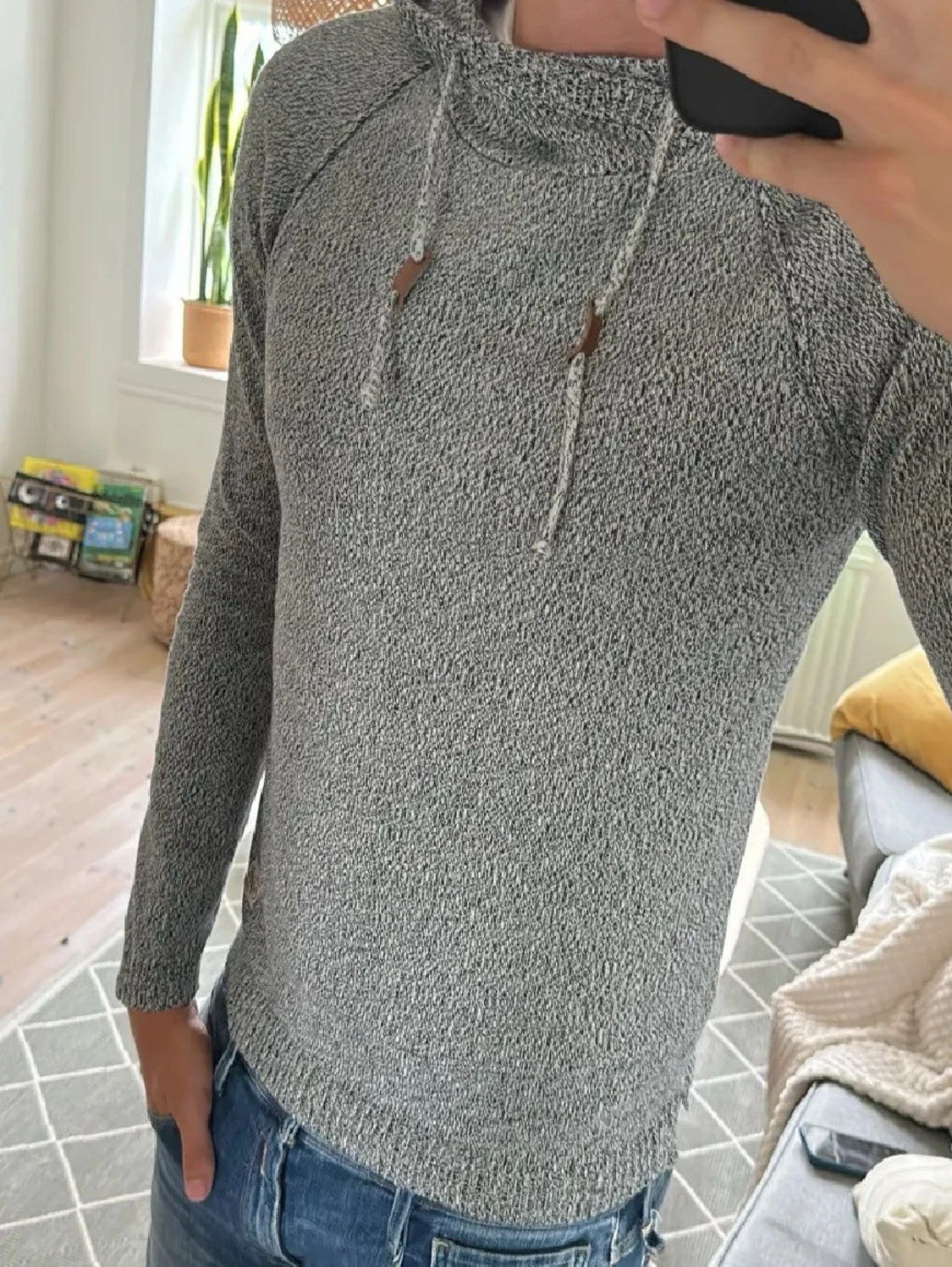 Gråmelerad hoodie med dragsko - 2