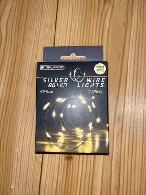 Valolanka ledeillä - Käyttämätön ja avaamaton pakkaus valolanka ledeillä. 395cm pitkä. Toimii pattereilla. Eläintalous MMM Katsothan myös muut ilmoitukseni Tarjoa