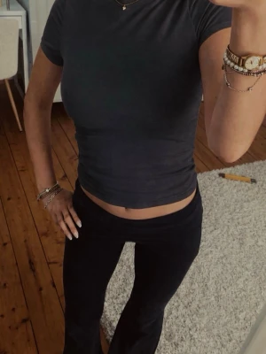 Mörkgrå  t-shir - riktigt mjukt material