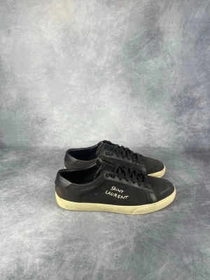 Saint Laurent Court Classic - Skick: 8,5/10. | Ingår: endast skorna. | Nypris: +- 7000 SEK.