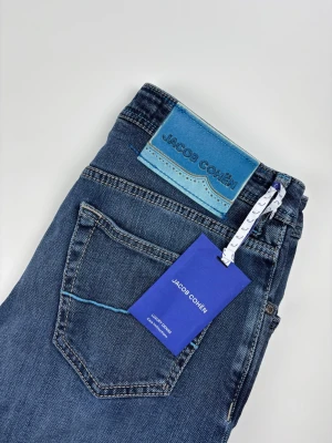 Jacob Cohën Bard jeans - | Säljer ett par Jacob Cohën Bard jeans i riktigt bra använt skick | Storlek: 29 | Hör av dig vid frågor eller funderingar 