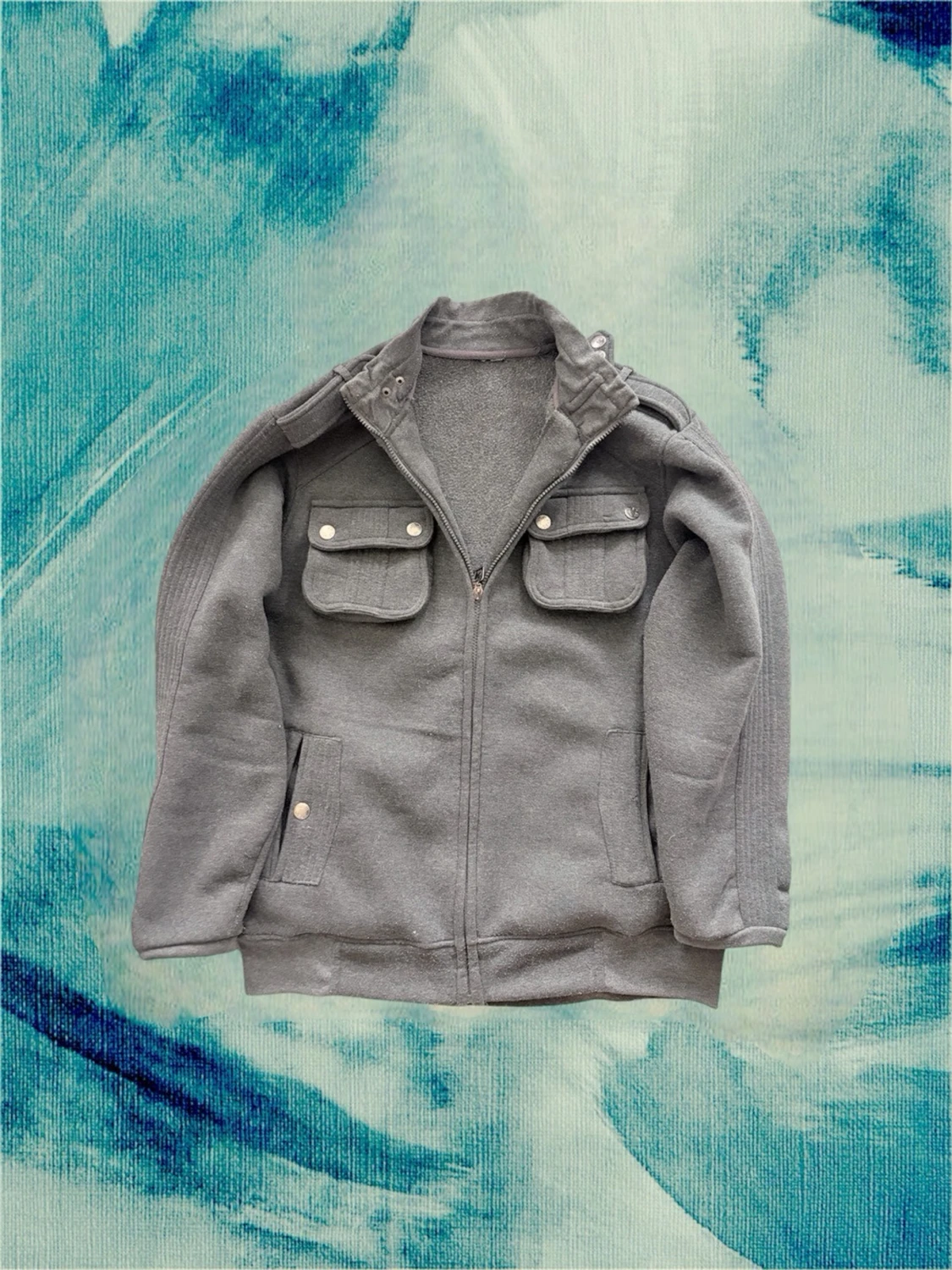 Grå zip-up jacka med fickor