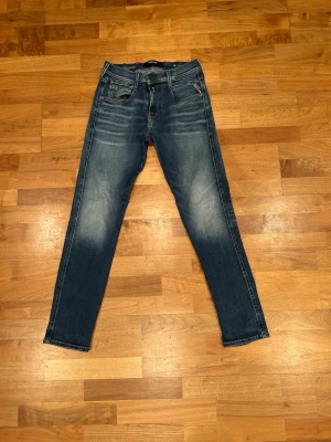 Blå slim fit jeans - Replay jeans W30 L30 slim fit 