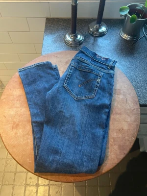 Dondup George  - Säljer nu ett par feta dondup jeans i storlek 33 | mycket fint skick utan defekter| priset är ej hugget i sten | kom dm för flera frågor eller funderingar!