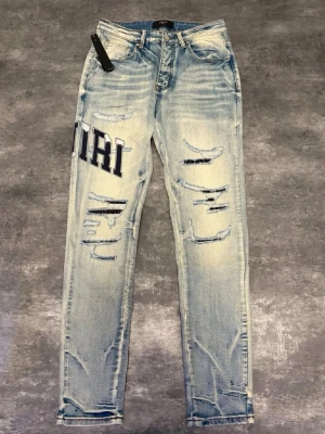 Amiri jeans  - Amiri Jean bra skick använd ett par gånger pris kan gå ner vid snabb affär 