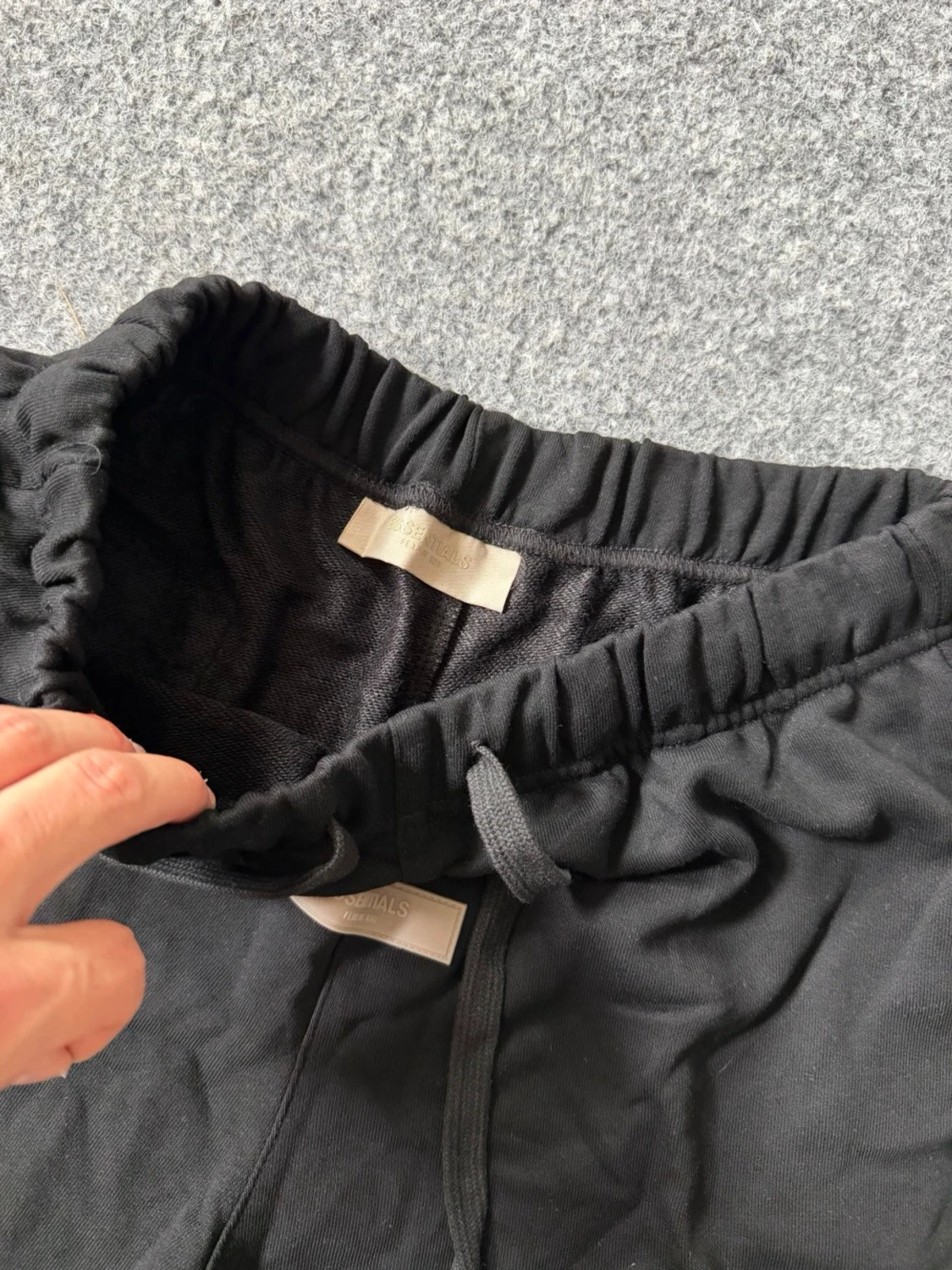 1977 Essentials black shorts - 1