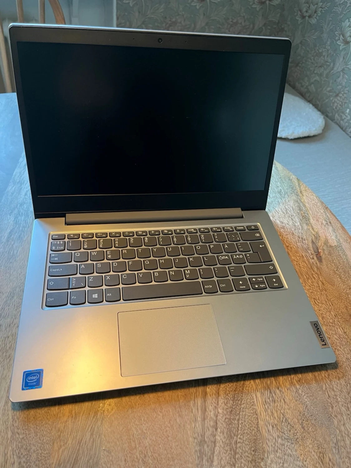 Lenovo bärbar dator i silver - 1