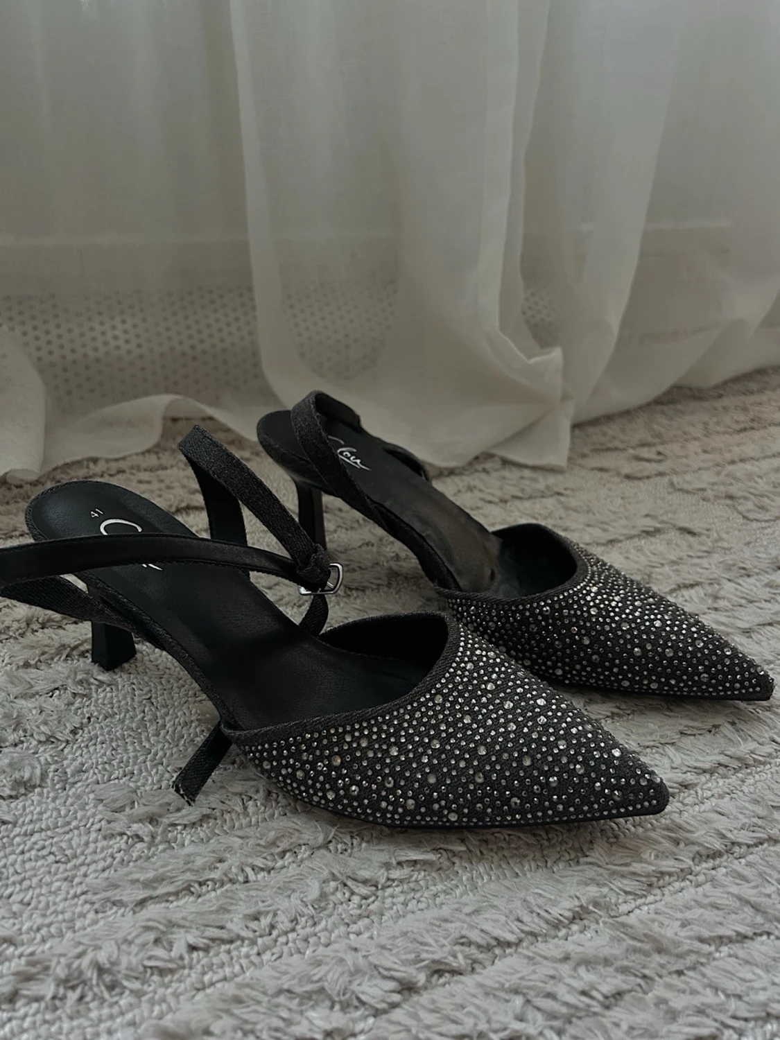 Kitten heels