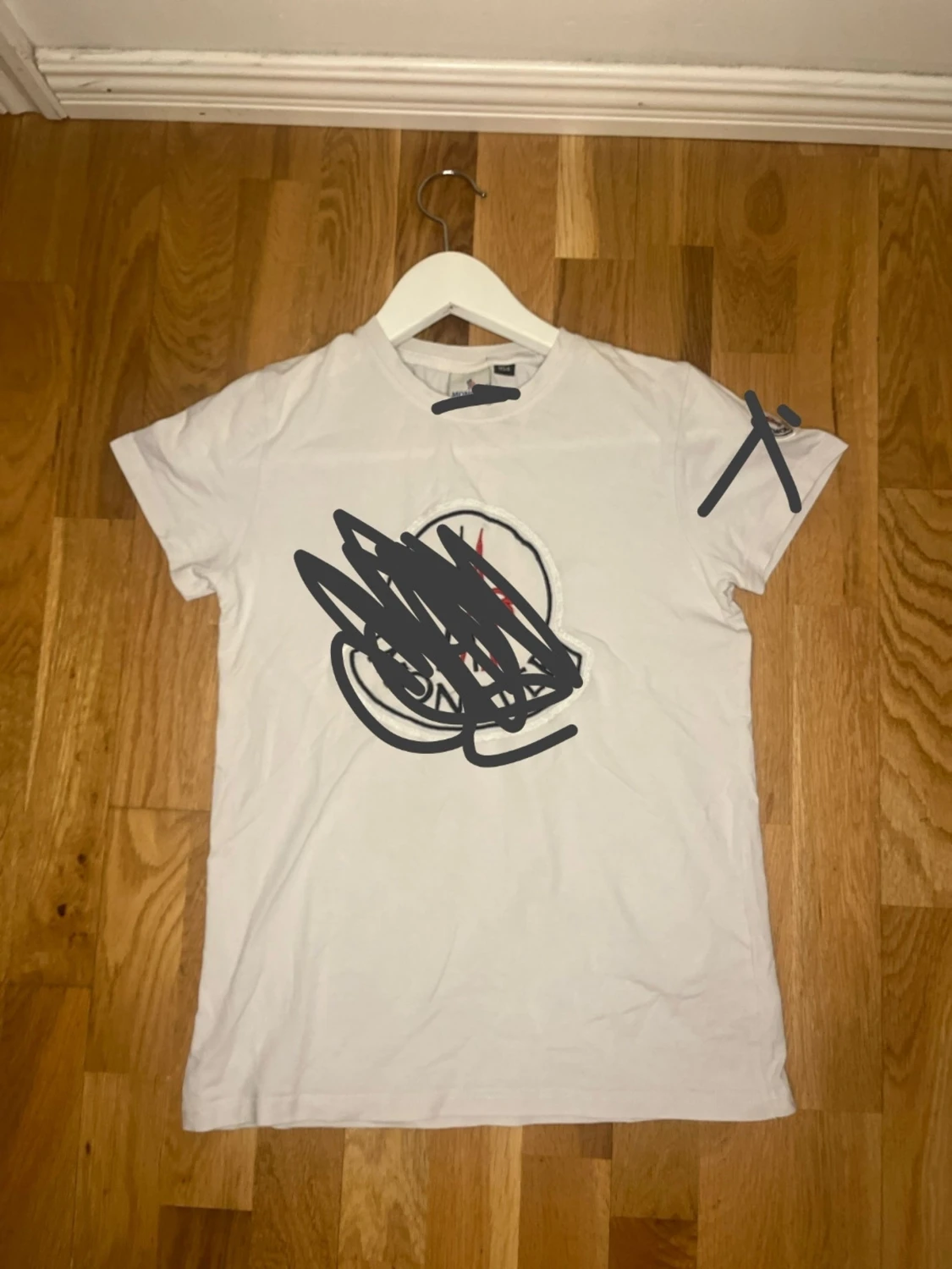 Vit t-shirt med tryck