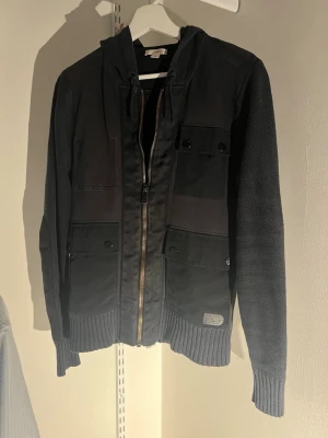 Zip cardigan/hoodie - Snygg zip cardigan/hoodie. Pris kan diskuteras. Pm för frågor
