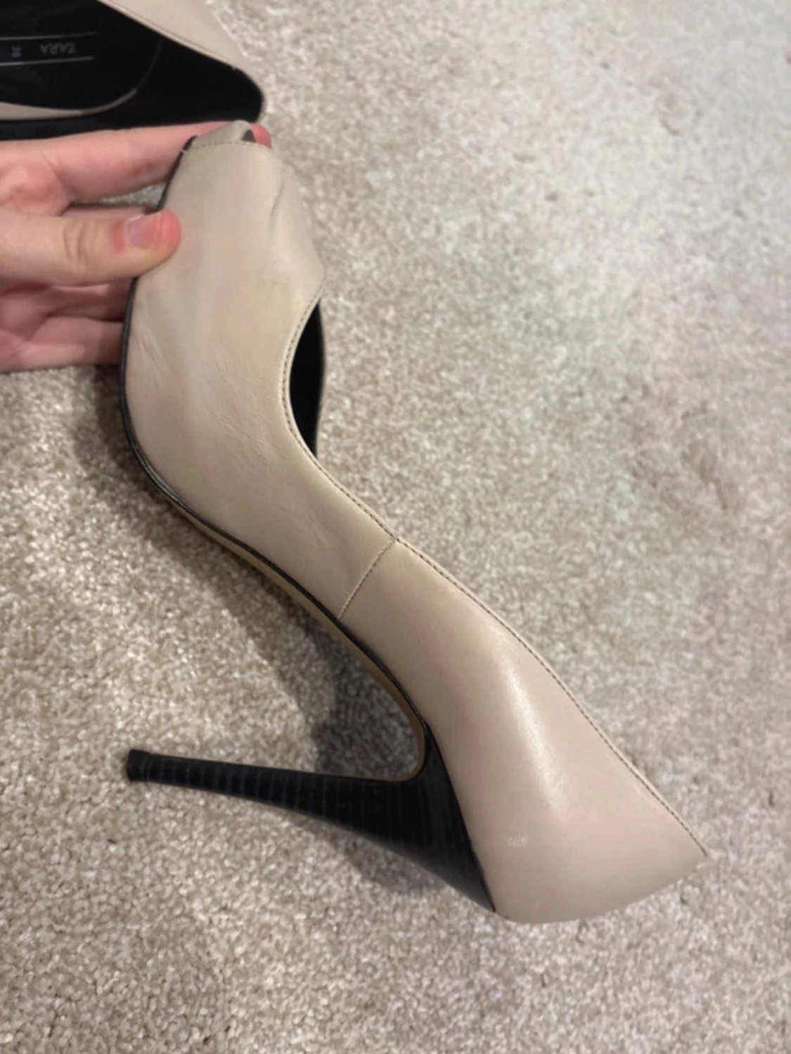 Beige peep toe pumps från Zara - 3