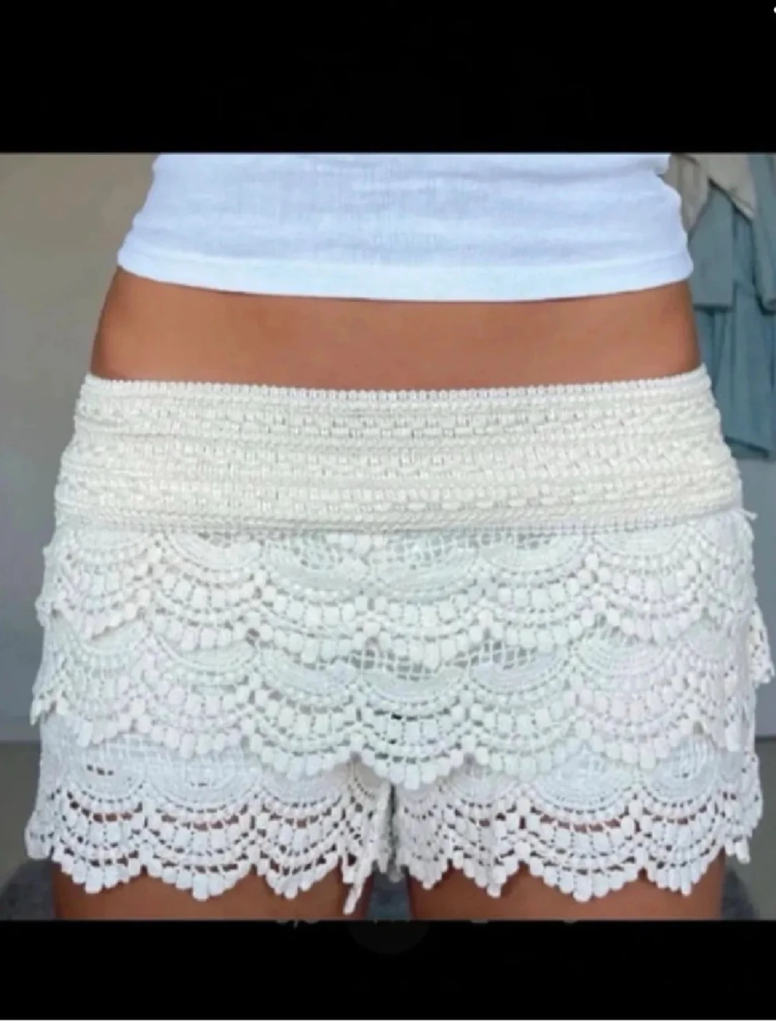 Vita virkade spets-shorts