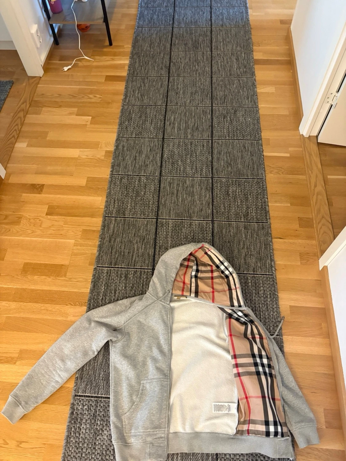 Grå zip hoodie från Burberry - 2