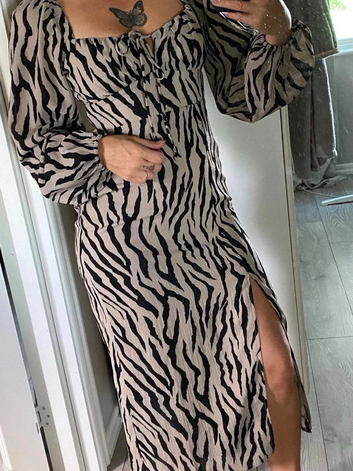 Gina Tricot zebra klänning 36 - 1