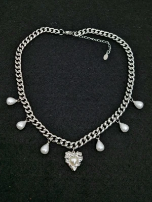 Handgjort halsband  - Material-rostfritt stål, Längd-40-45cm 