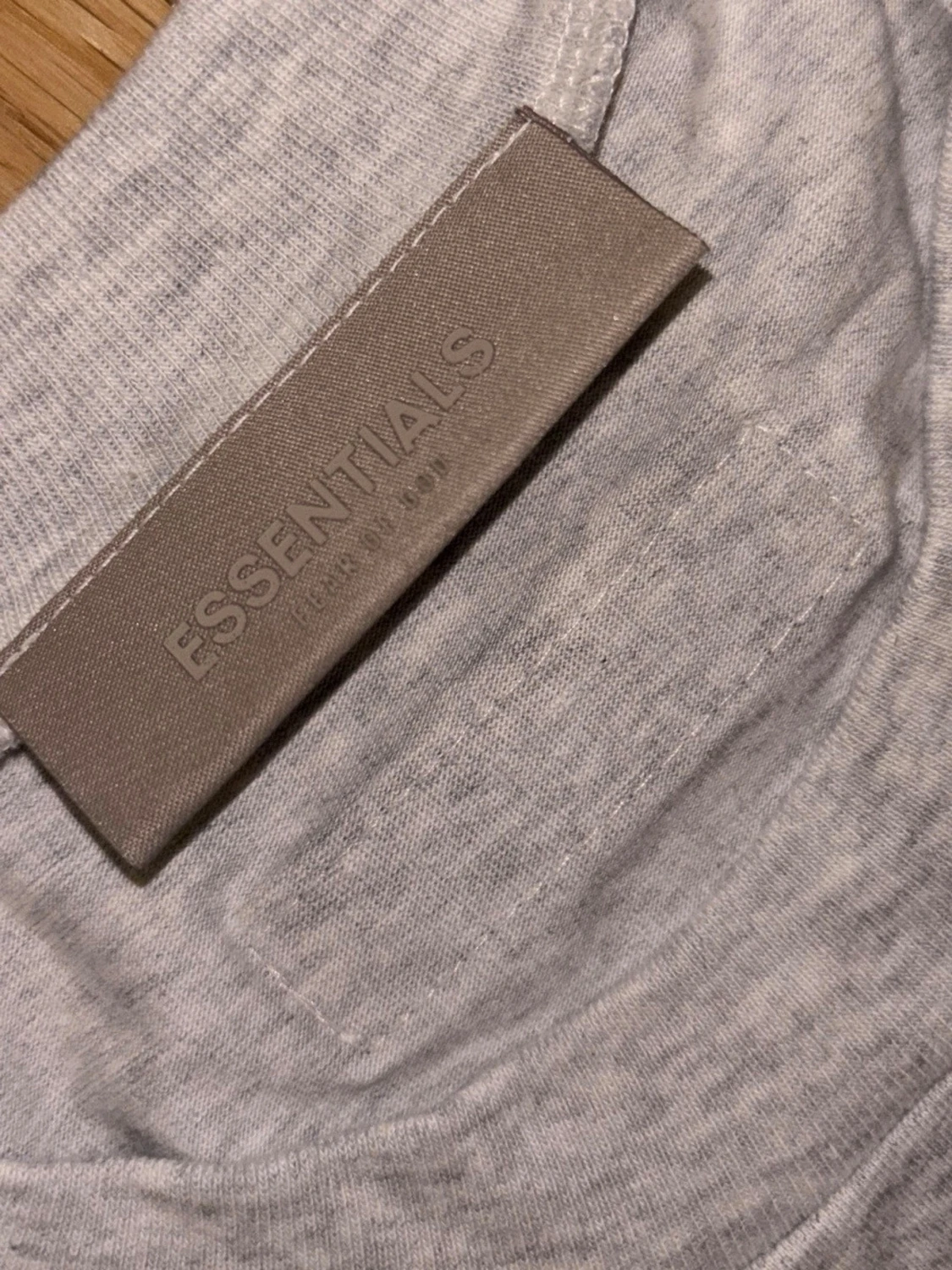 Grå Essentials Fear of God t-shirt - 3