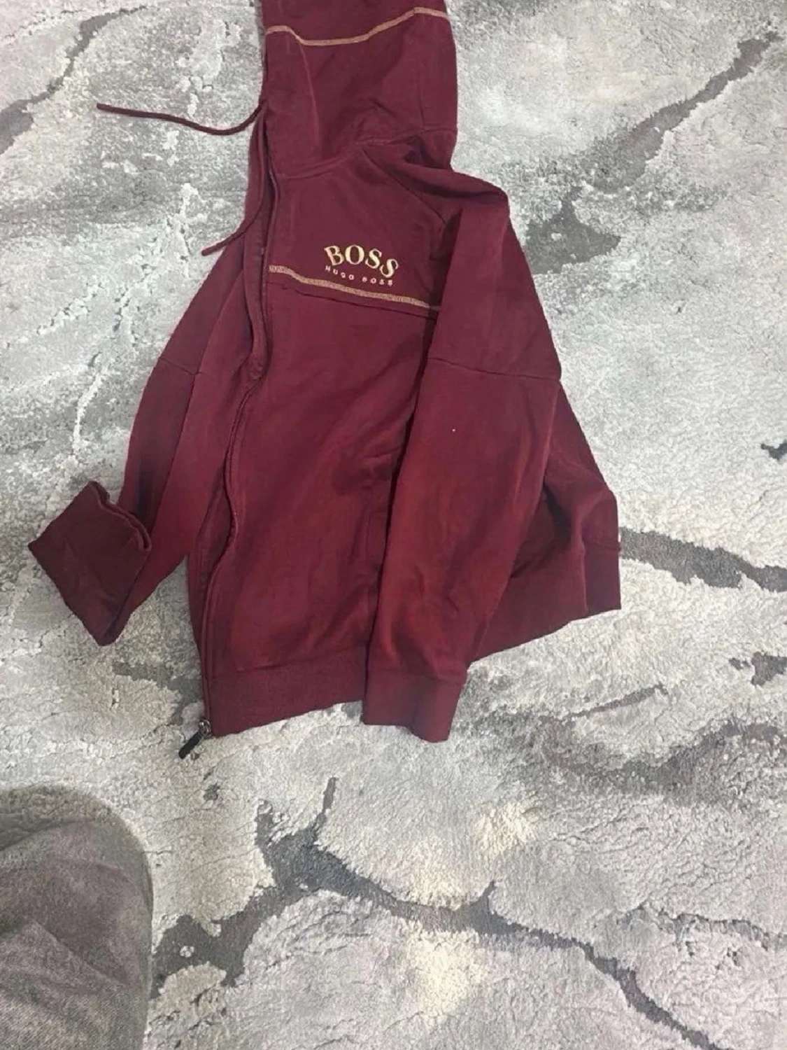 Vinröd hoodie - 1