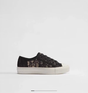 Søker Svarta Dior sneakers  - Søker!! Dior sneakers! Storlek 37!