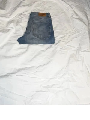 Jack&jones jeans  - Jack&jones jeans i storlek 164, 8/10 skick, modell slim Glenn 