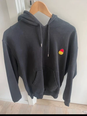 Ami paris hoodie - Säljer denna snygga ami paris hoodien som inte kommer till använding storlek M! 