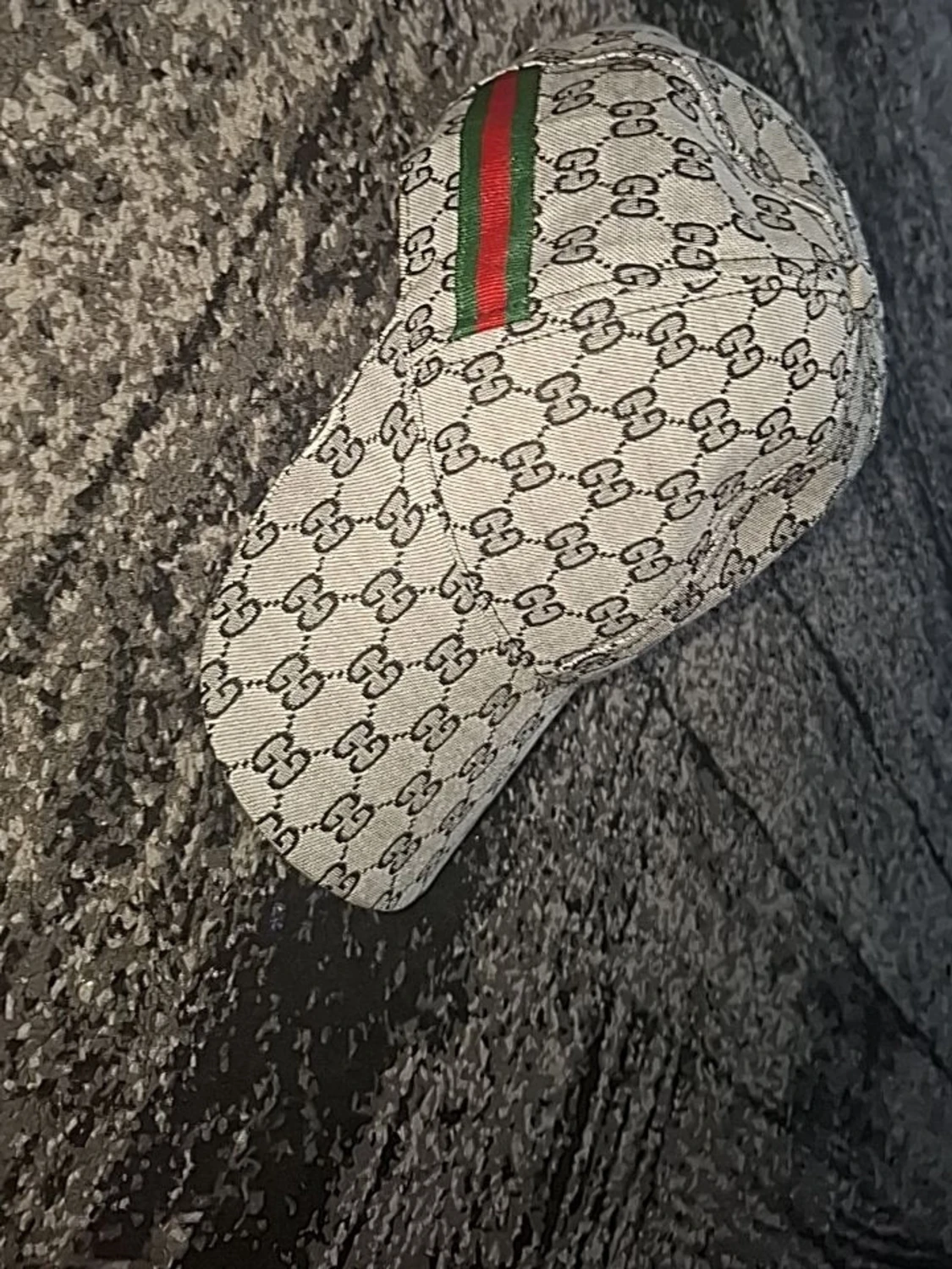 keps med GG-mönster - 2