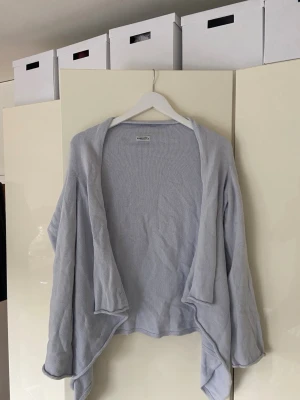 Ljusblå öppen kofta från Vero Moda - Ljusblå, tunn och öppen kofta från Hunky Dori