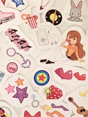 Coola klistermärken 2000-tal - Dessa klistermärken är riktiga tvåtusentals märken. Sällsynta, kommer ifrån en pysselbok från 00-10-talet. De är i mycket gott skick. 