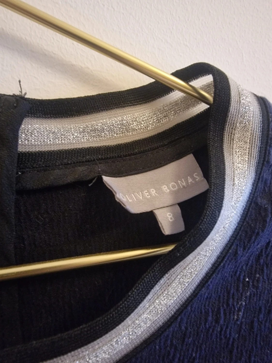 Mörkblå klänning från Oliver Bonas - 1