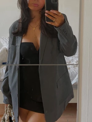 Oversized grå kavaj - Super snygg kavaj som inte kommer till någon användning 🤍