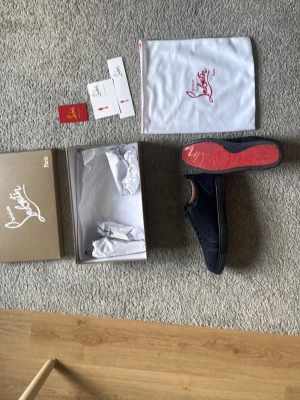 Christian Louboutin  - Mycket fint skick . (Äkta)
